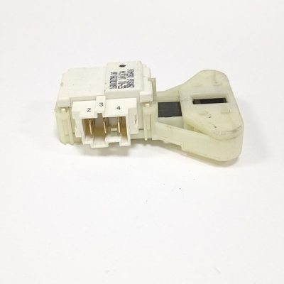 Устройство блокировки люка Hotpoint-Ariston 160030399.00 VMUL 501 B вид 2 Устройство блокировки люка Hotpoint-Ariston 160030399.00 VMUL 501 B вид 2