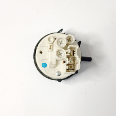 Прессостат стиральной машины Whirlpool 37670004 вид сзади