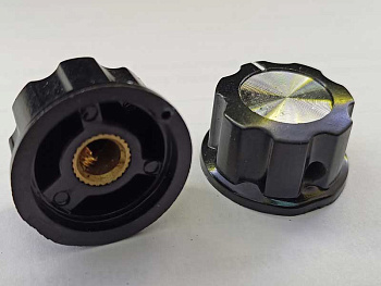 Ручка-пластиковая-(метал.-вставка)-D27мм-отверстие-6мм